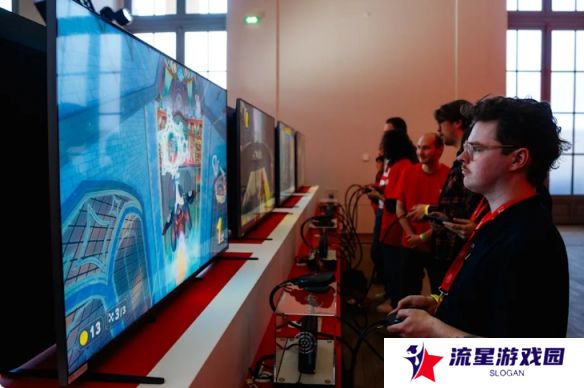 玩家有多期待Switch 2?狂热粉丝提前一个月在门口排队